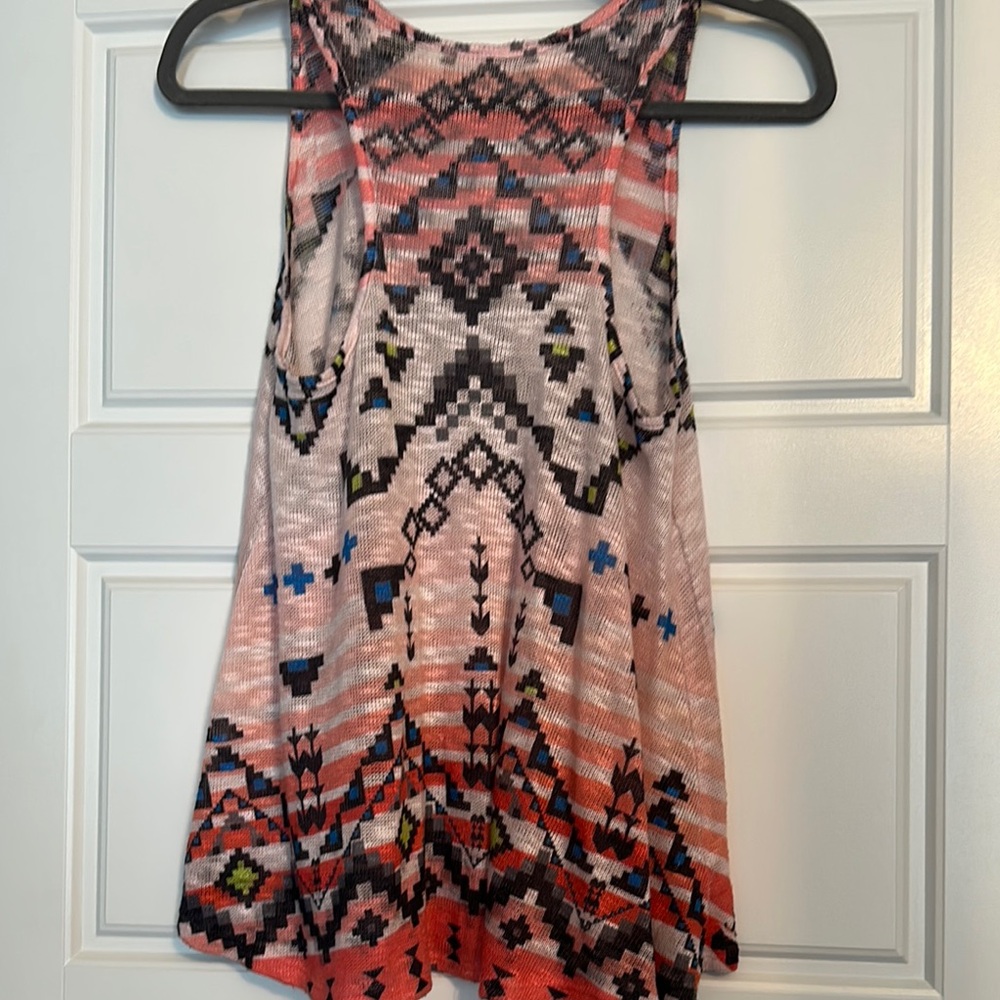 Gaze Multicolor Geometric Tank Top - Picture 5 of 6